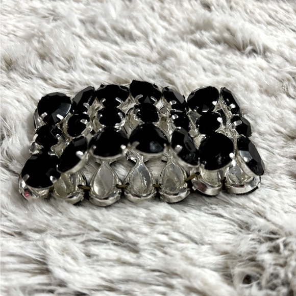 Black Rhinestone Stretch Statement 8" Bracelet Silver Tone Prong Set Stones New - Picture 4 of 5